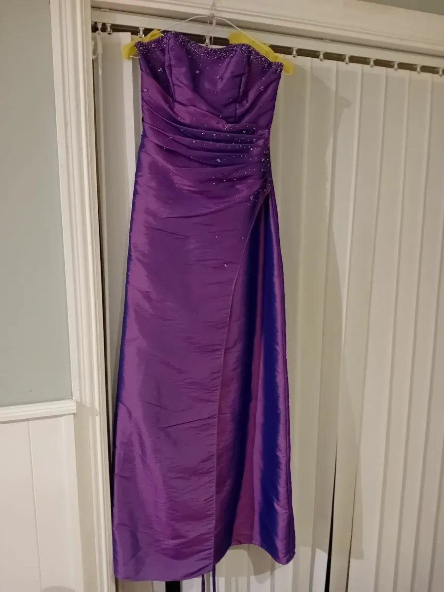 Clothes - Image 4