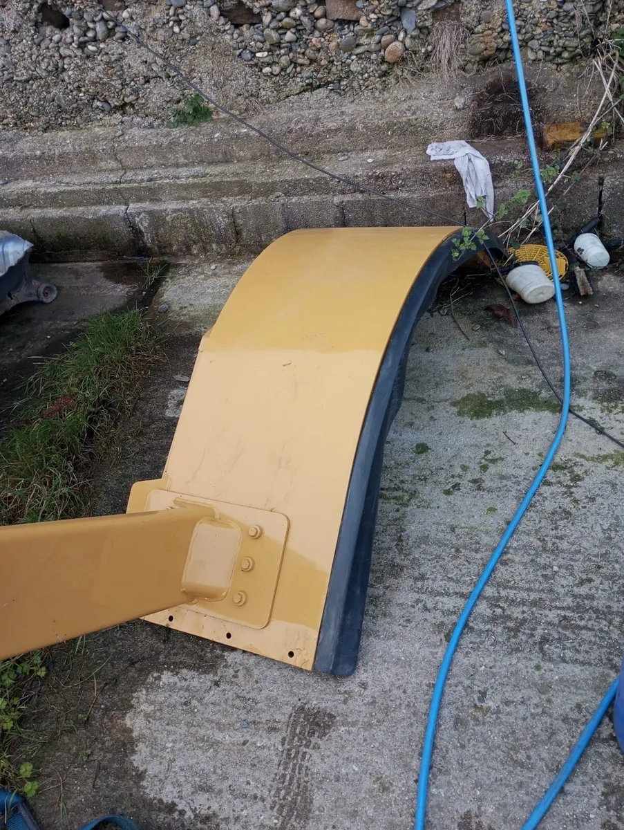 Cat 966/972 K & M fenders - Image 3