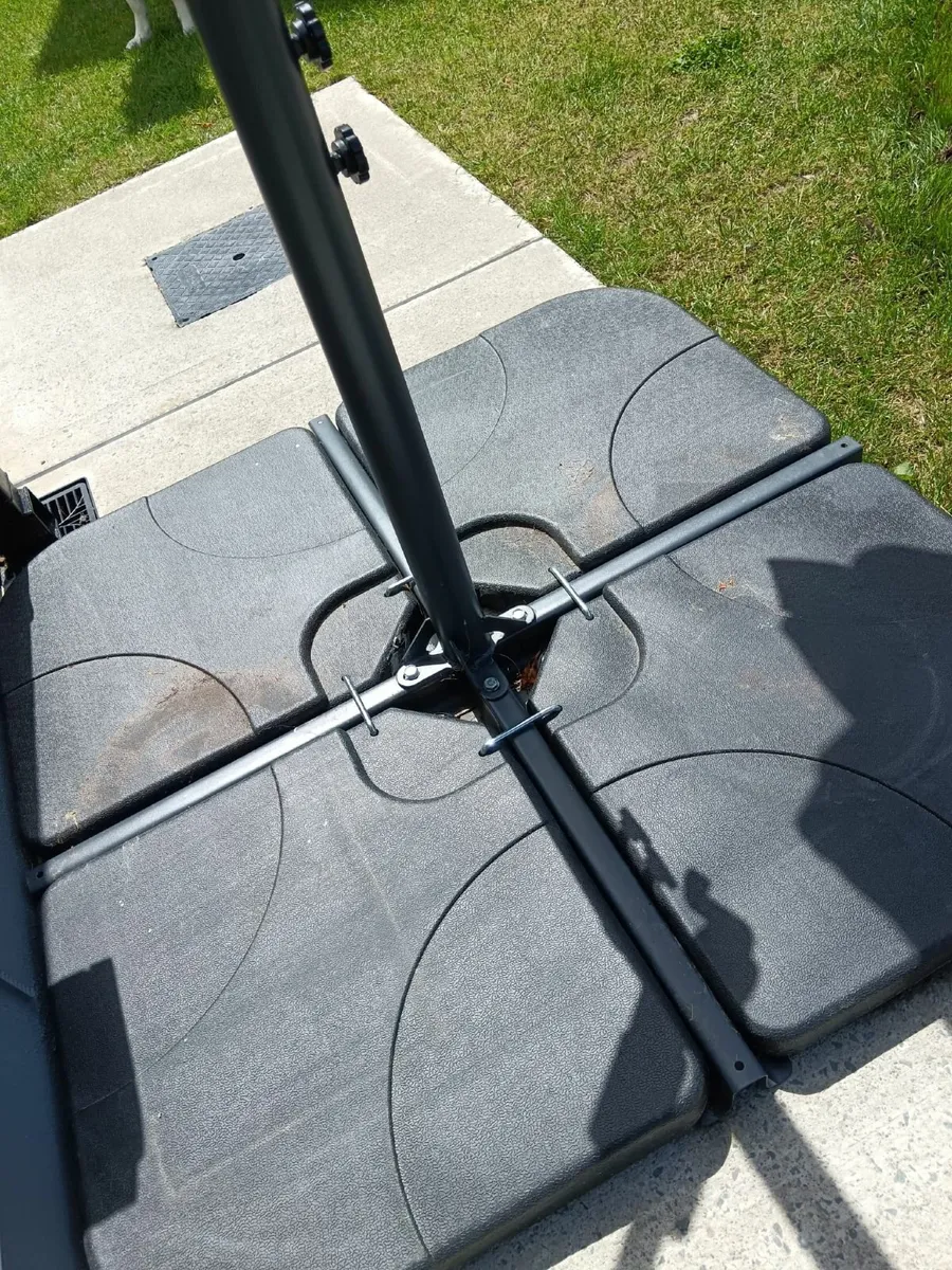 3m Outdoor Parasol (+ 100kg weight and cover) - Image 4