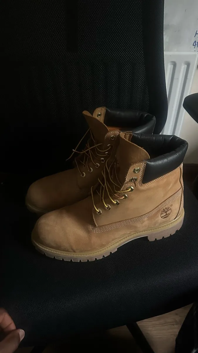 Timberland Premium 6–inch Lace-up Waterproof boots - Image 1