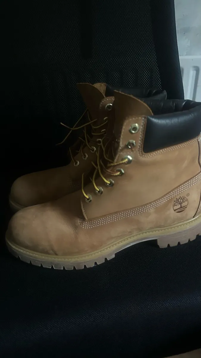 Timberland Premium 6–inch Lace-up Waterproof boots - Image 2