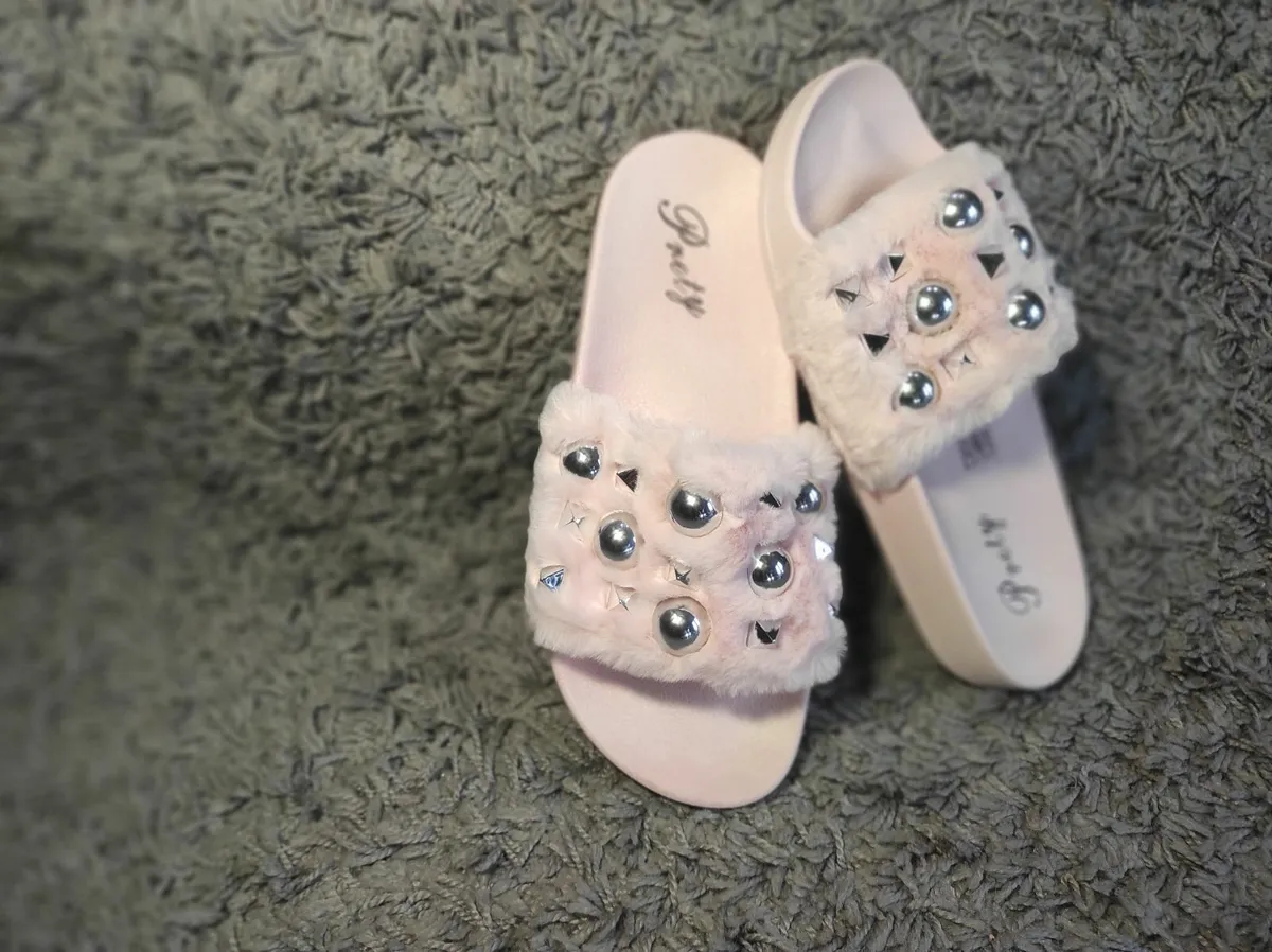 Slippers With Fur Gray  Pink White - Image 2