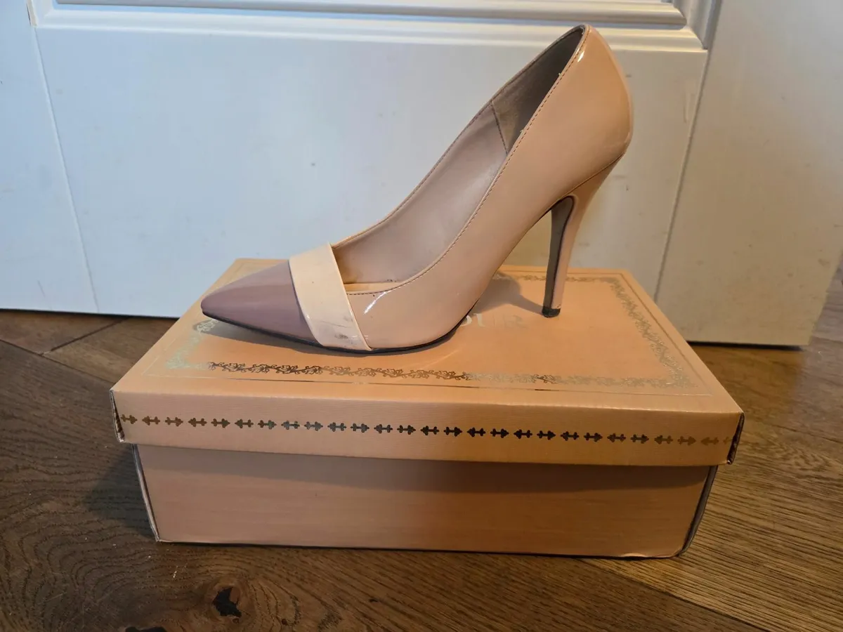 Glamour Court Shoe