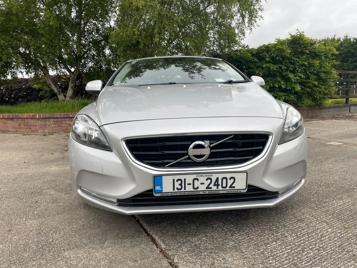 Volvo V40 1.6D 2013 - Image 1