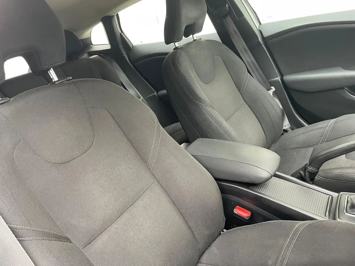 Volvo V40 1.6D 2013 - Image 4