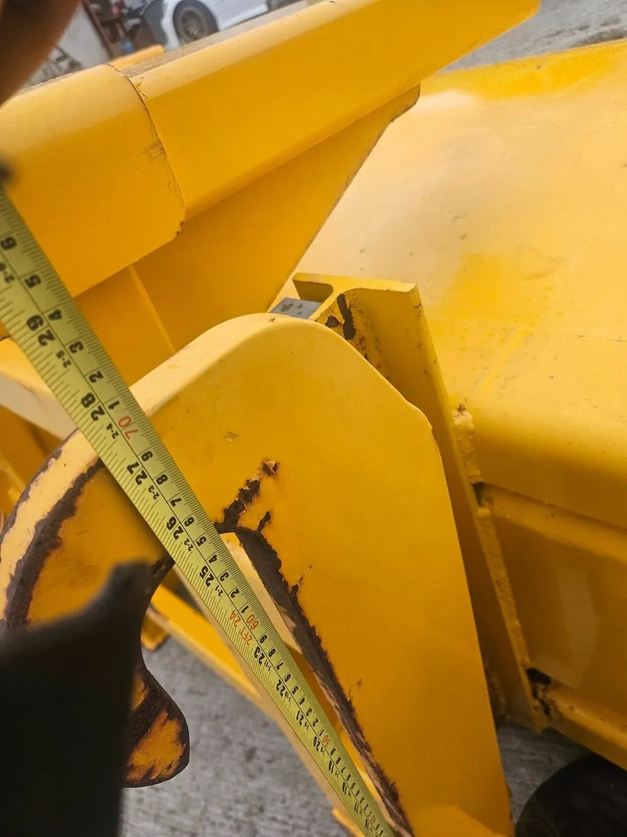 Sweeper JCB , road brush - Image 3