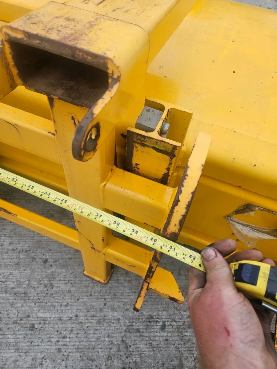 Sweeper JCB , road brush - Image 4