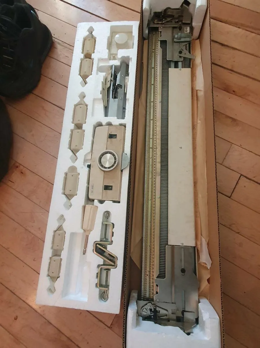 Rare empisal knitmaster ribber esrp20 brand new - Image 1