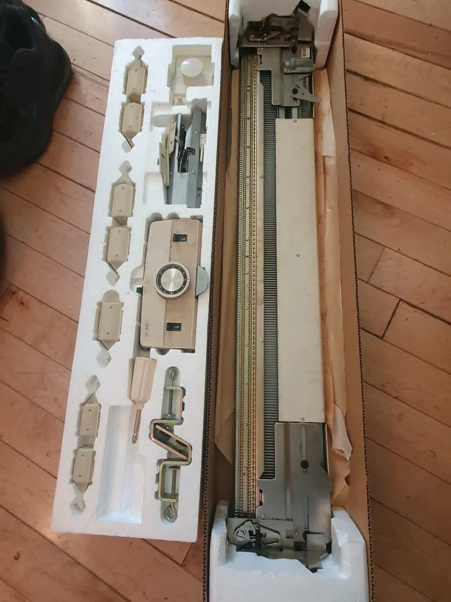 Rare empisal knitmaster ribber esrp20 brand new - Image 2