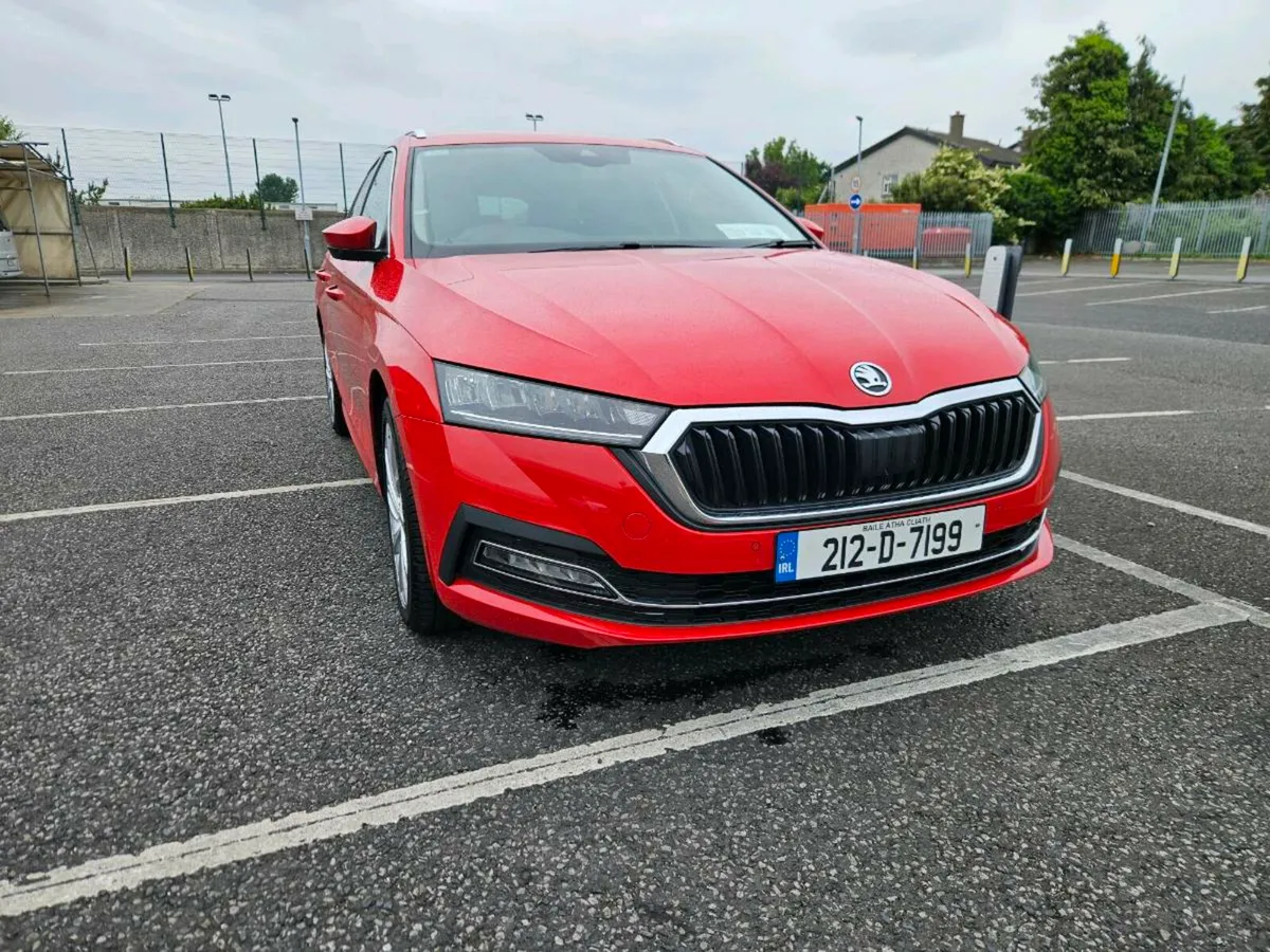 Skoda Octavia 2.0 TDI STYLE DSG Estate - Image 2