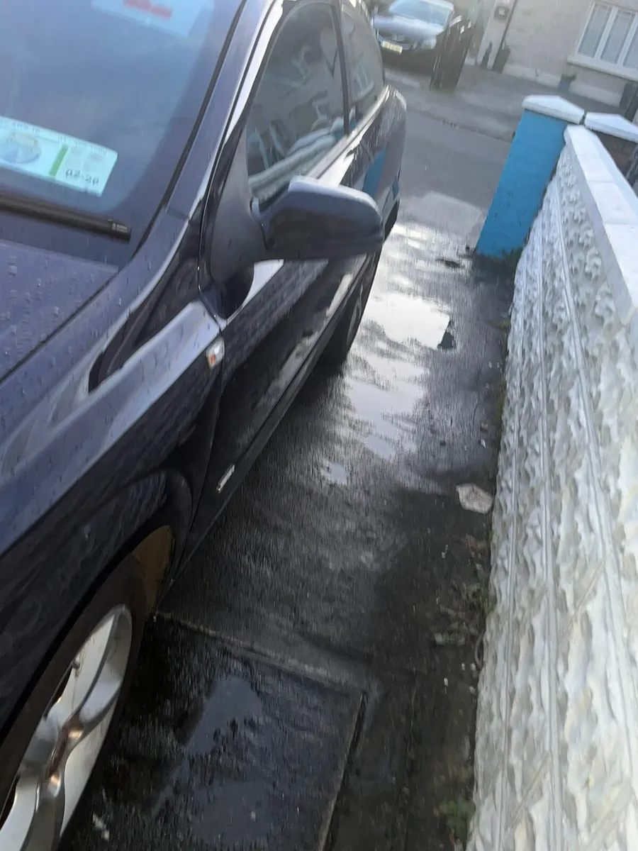 Car - Image 3