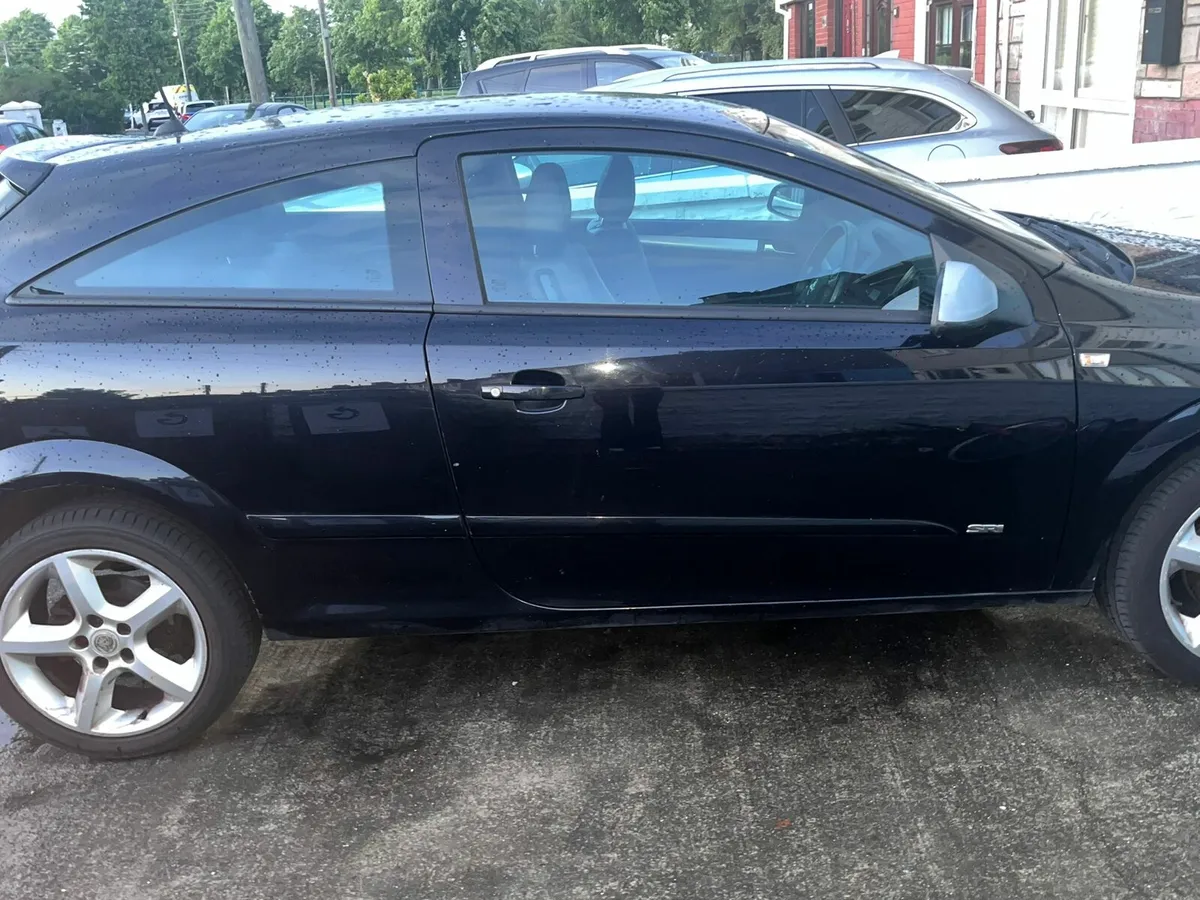 Car - Image 4