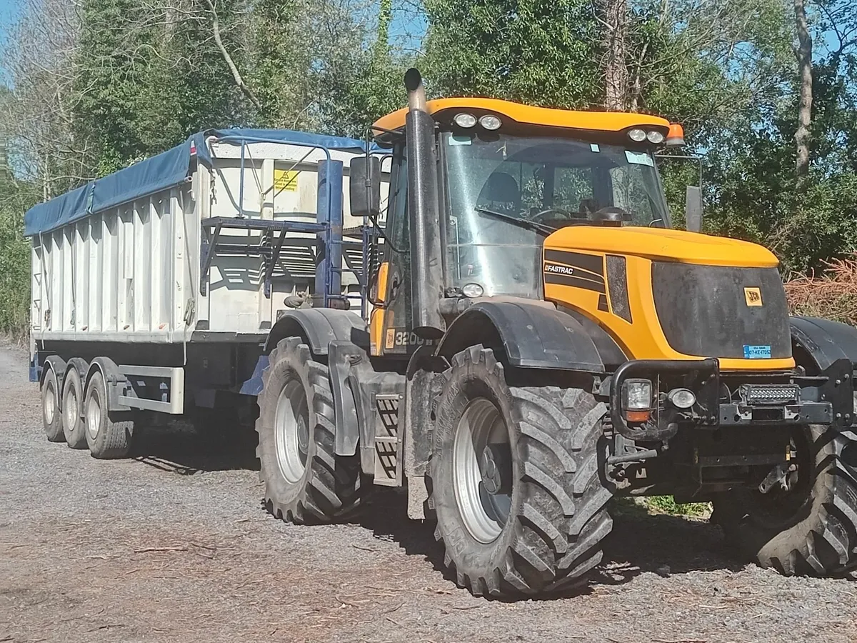 Tri axle 25ft grain trailer - Image 1