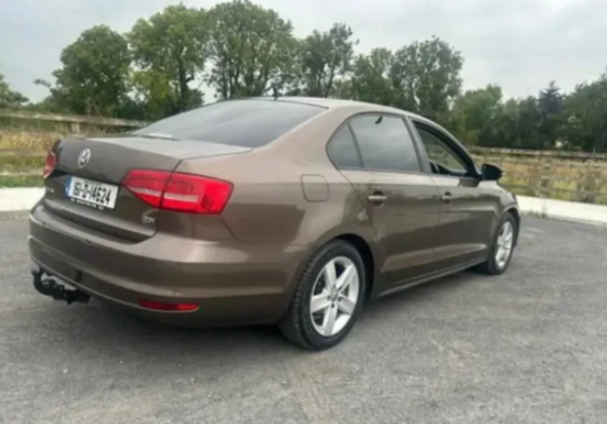 Volkswagen Jetta 2016 - Image 3