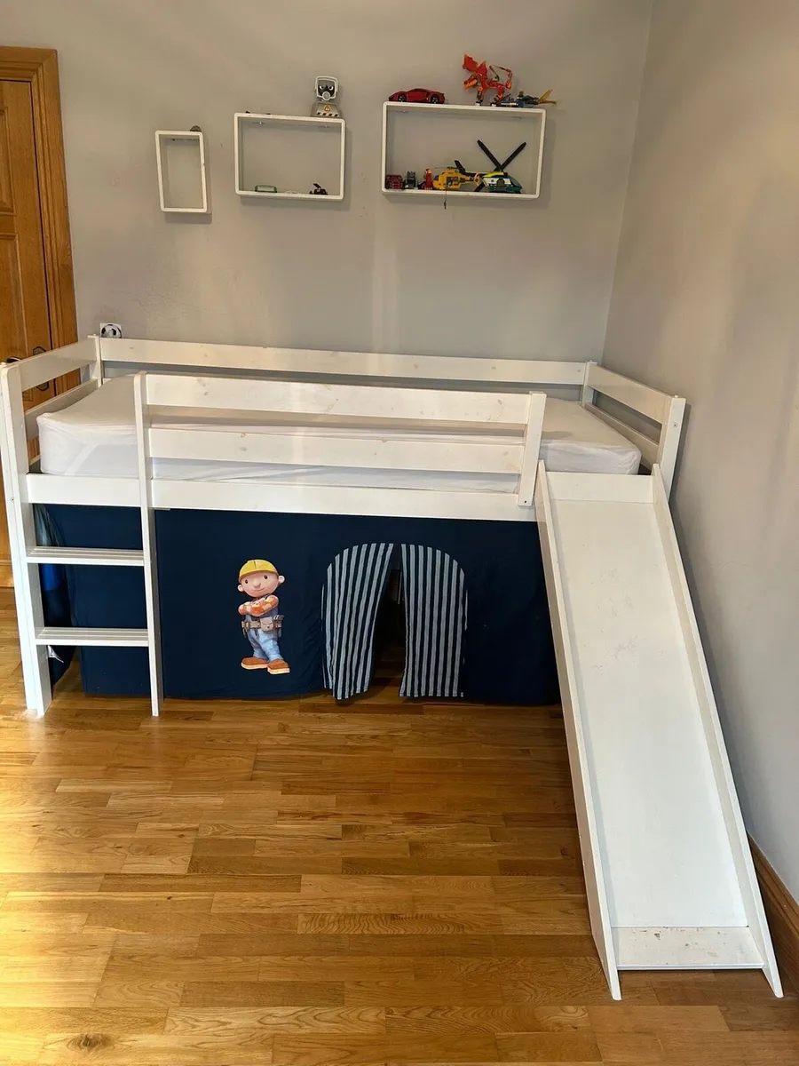Child bedroom suite - Image 1