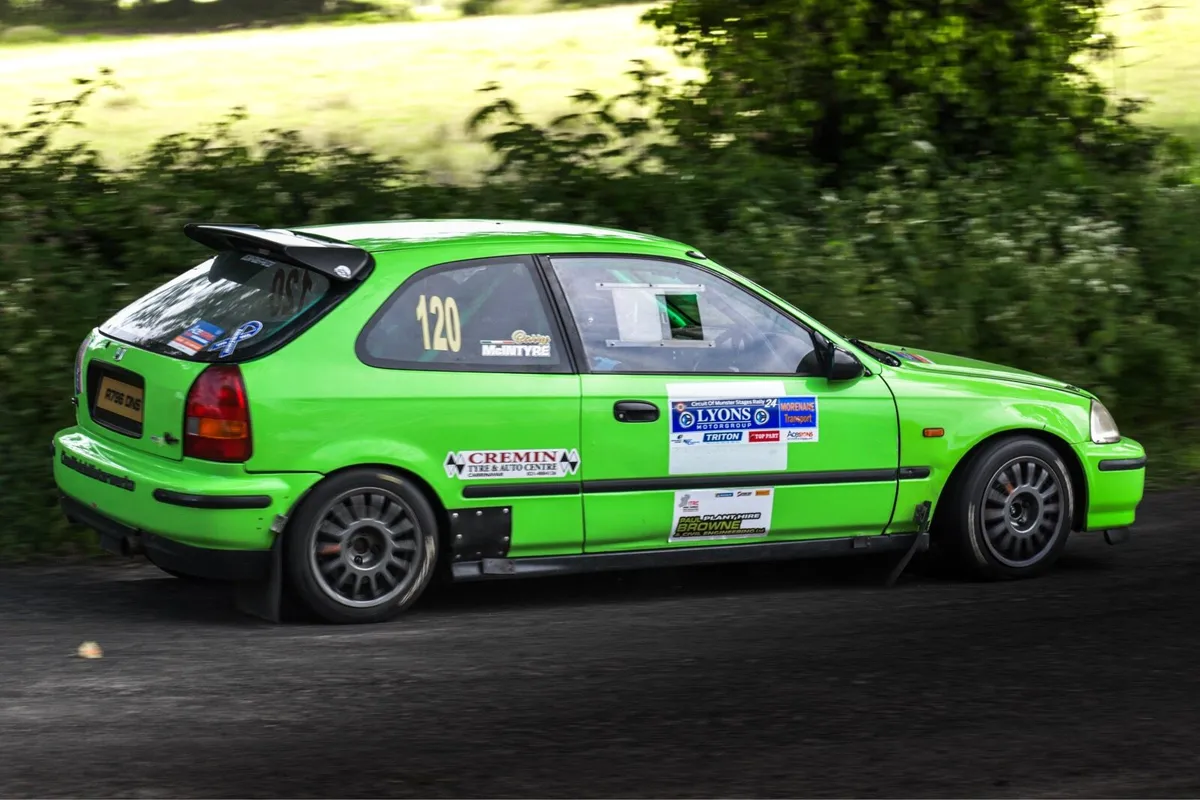 Honda civic class 16 rally car - Image 3