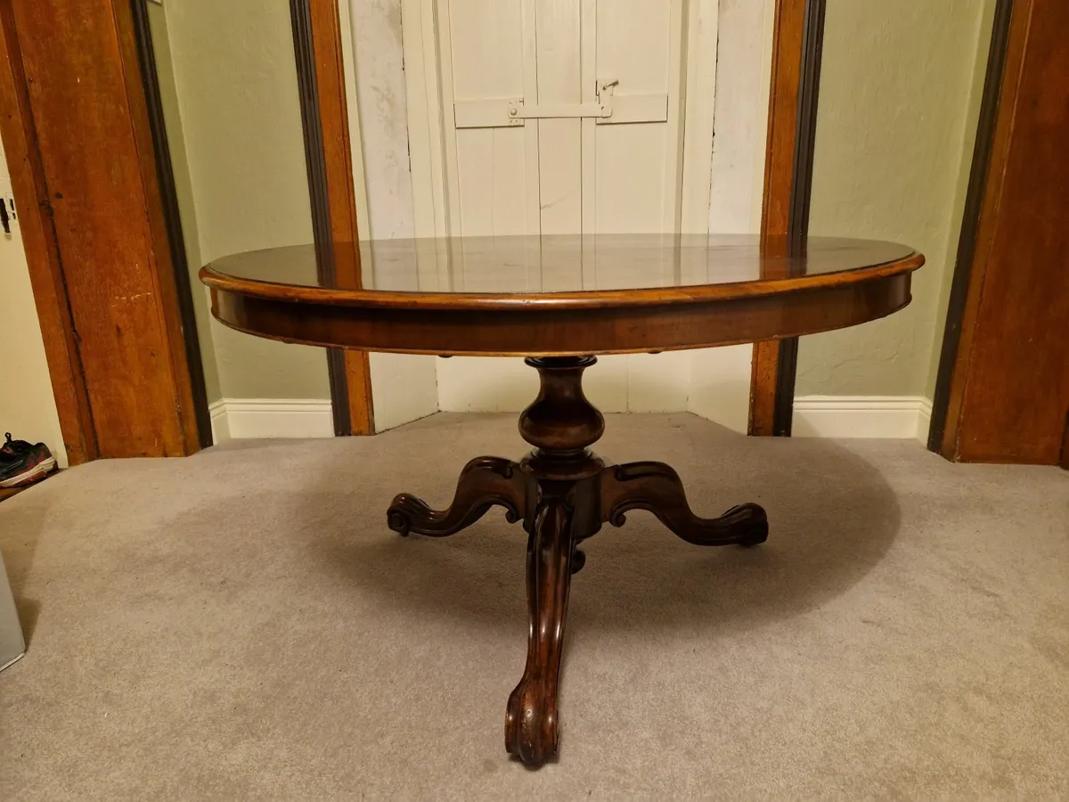 Antique pedestal table - Image 1