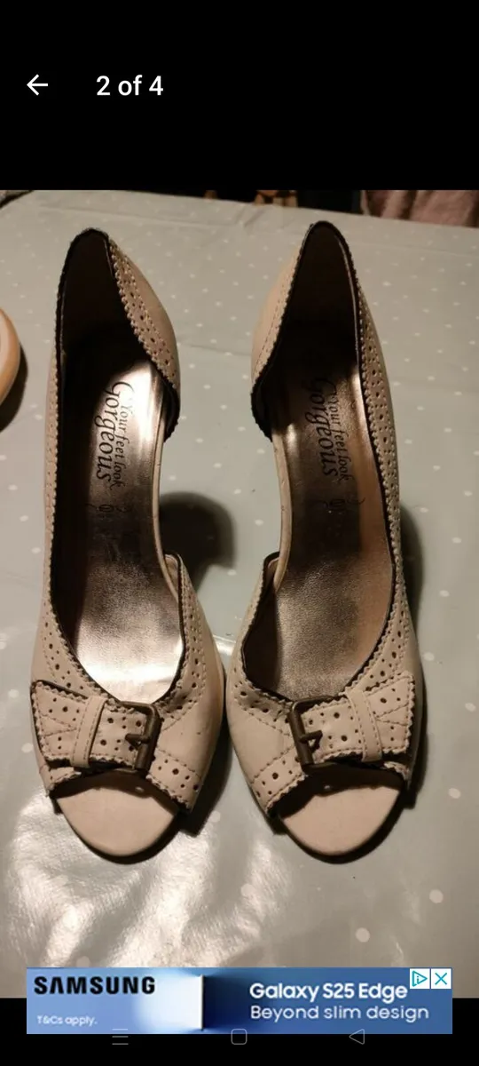 Ladies New look, cream high heel shoes, good condi - Image 1