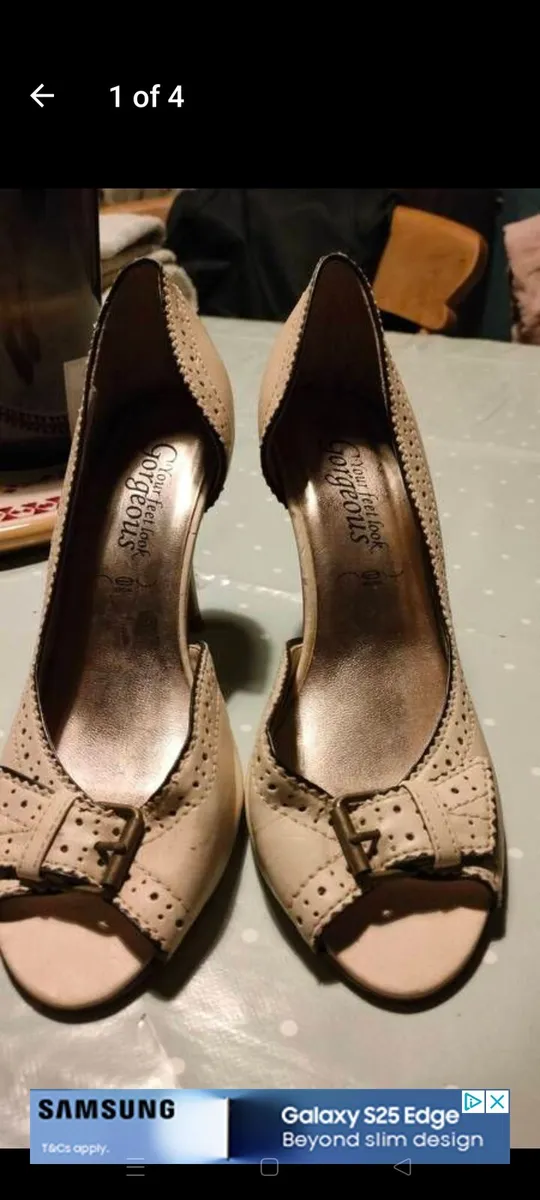 Ladies New look, cream high heel shoes, good condi - Image 4