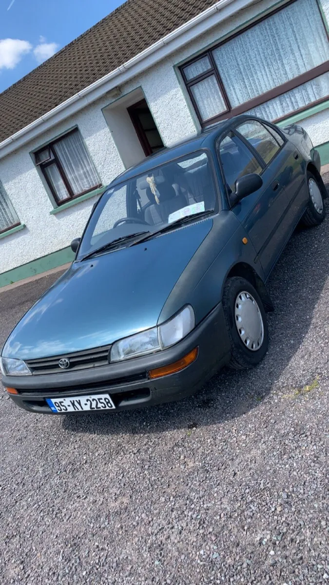 Toyota Corolla 1995 - Image 2