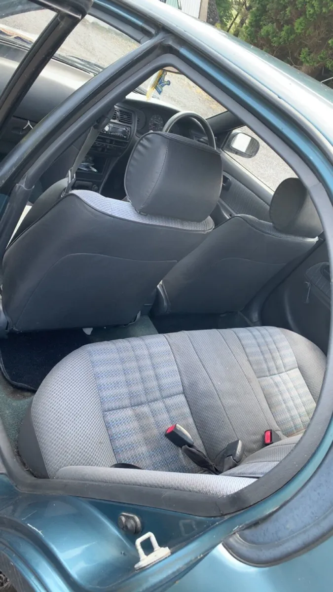 Toyota Corolla 1995 - Image 4