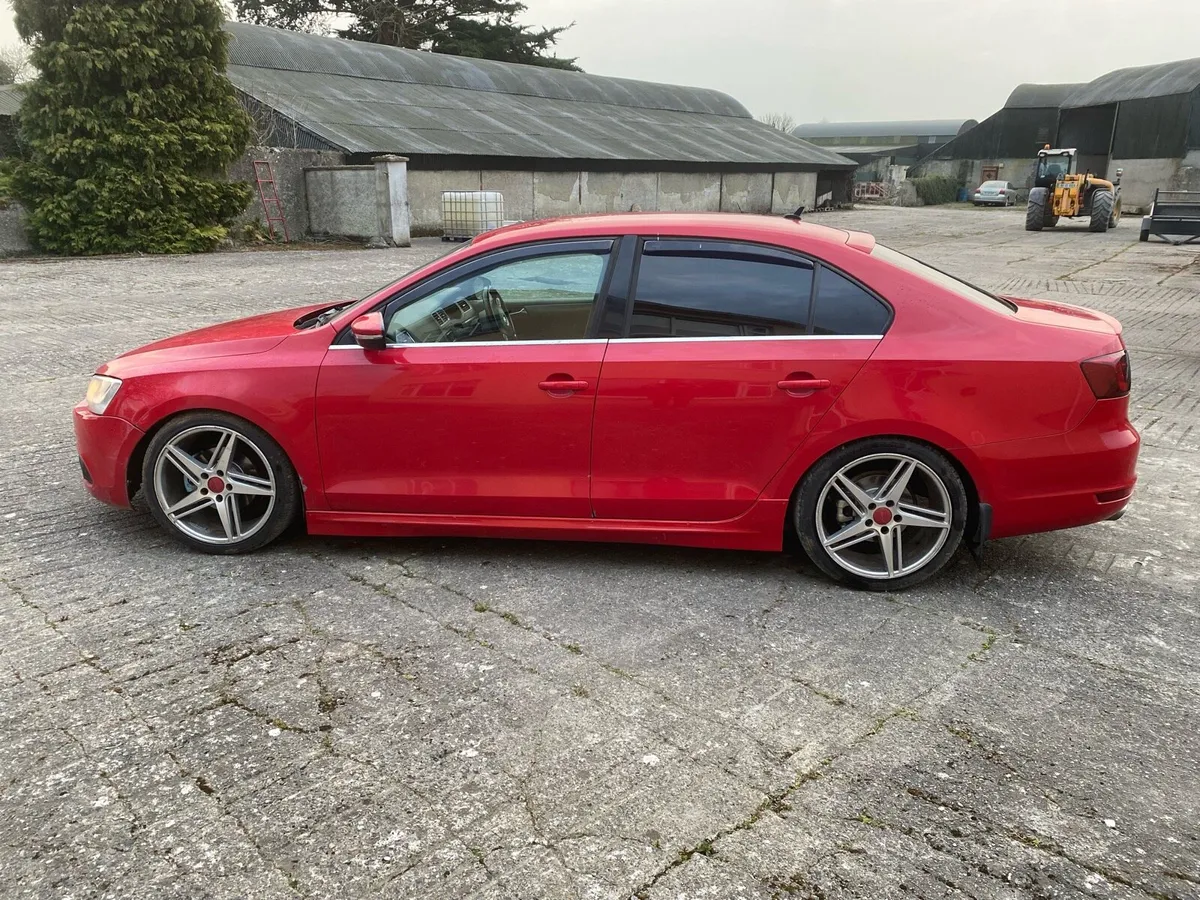 Volkswagen Jetta - Image 4