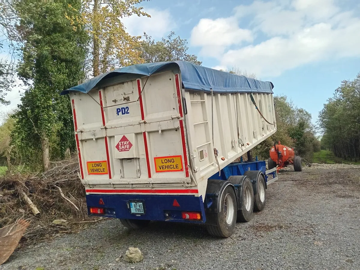 Tri axle 25ft grain trailer - Image 4