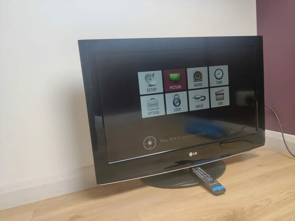 LG 32" TV - Image 1