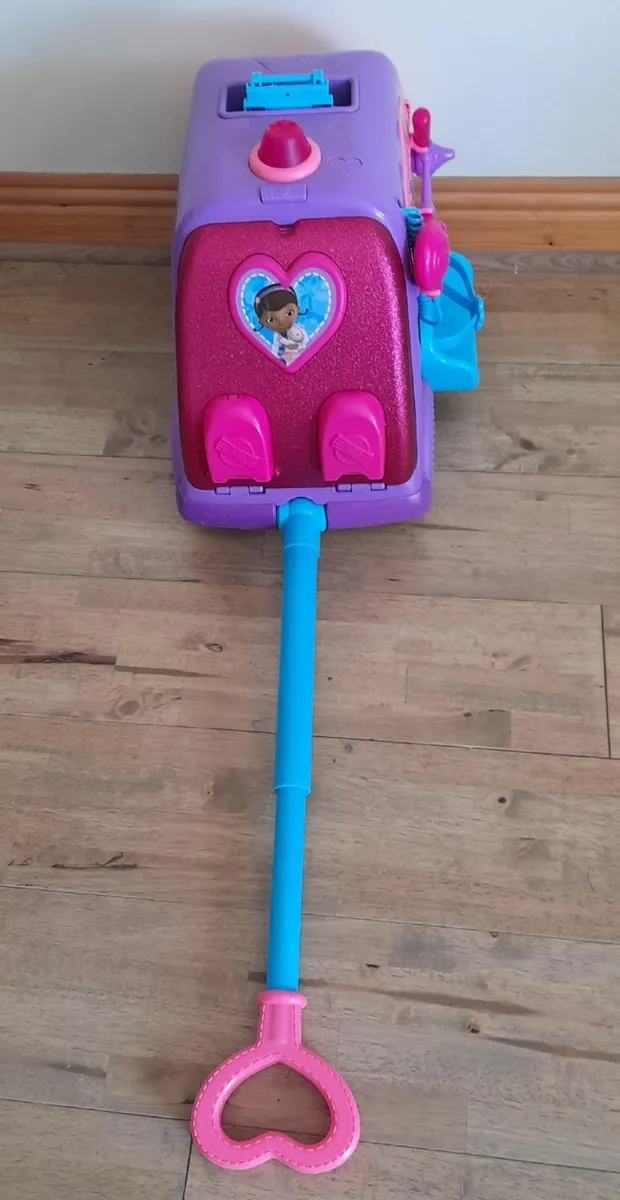 Doc Mcstuffins doll and toys - Image 4