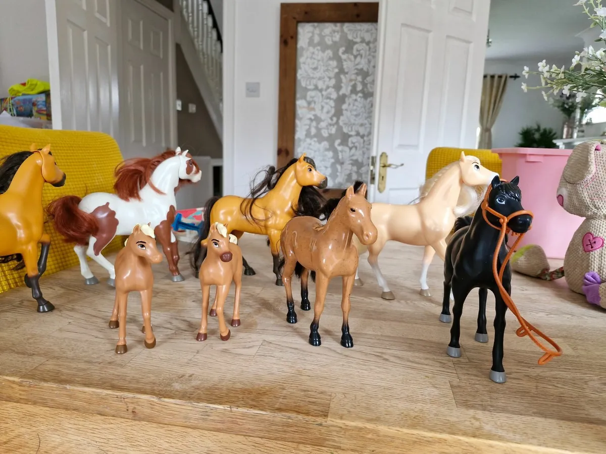 Toys barbie dolls spirit range and horses - Image 2