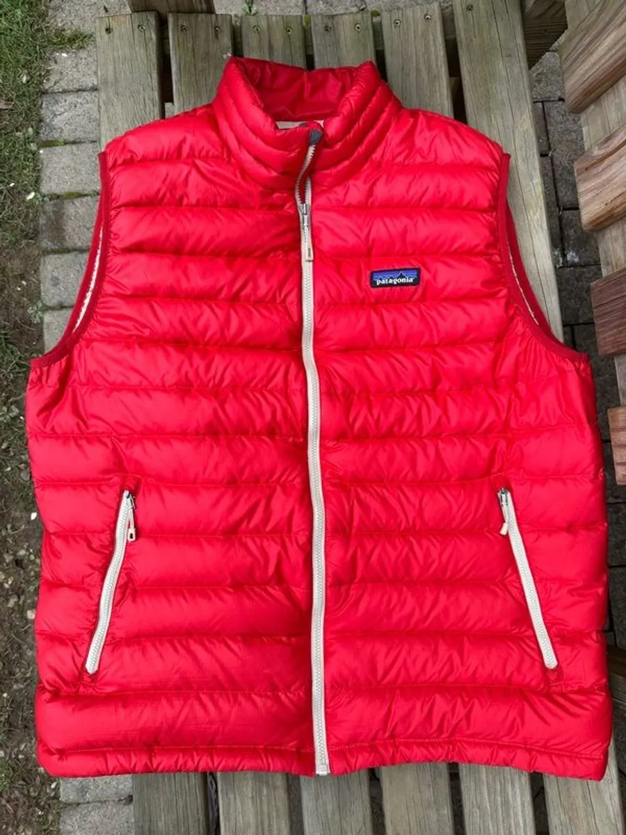 Patagonia Mens Down Gilet Size L - Image 1