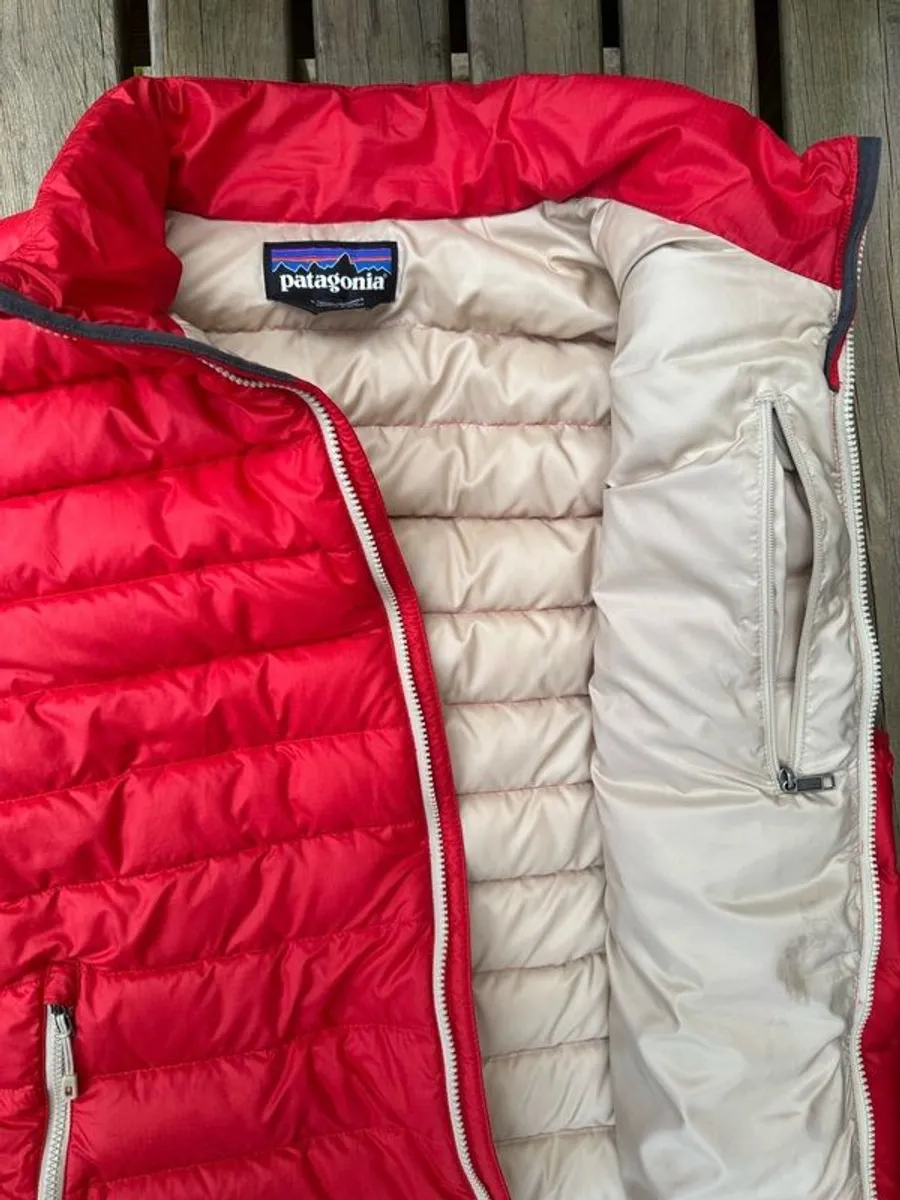Patagonia Mens Down Gilet Size L - Image 2