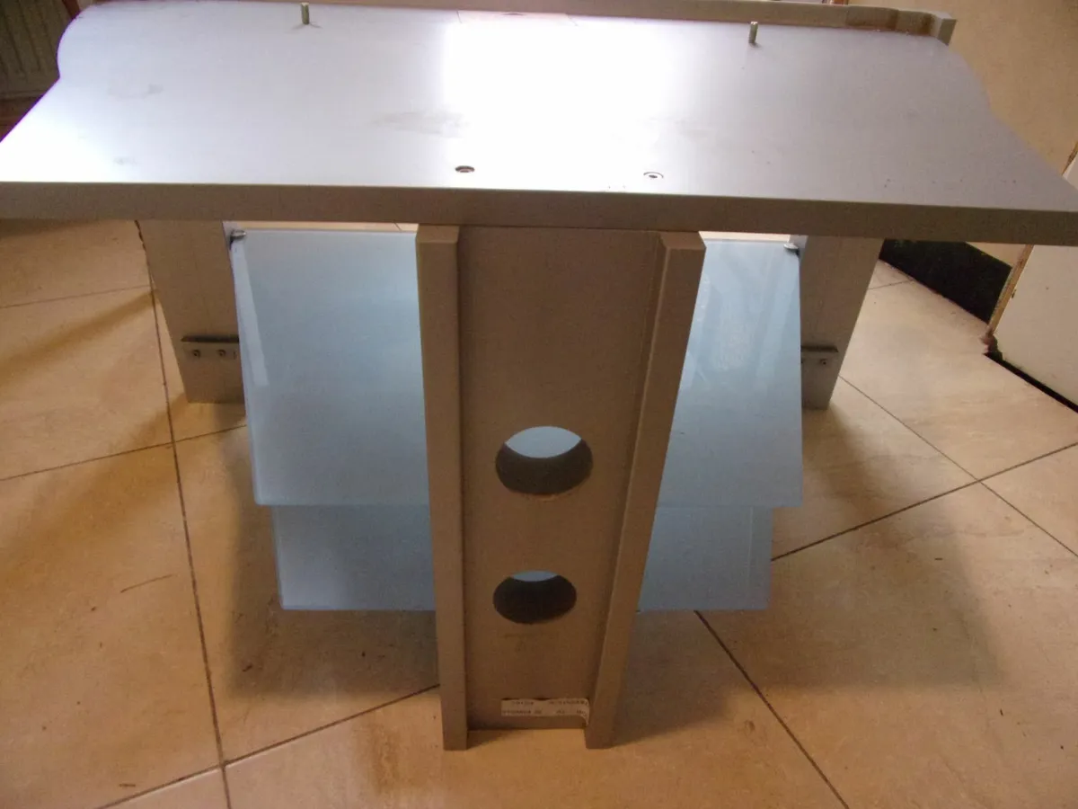 TV Stand - Image 3