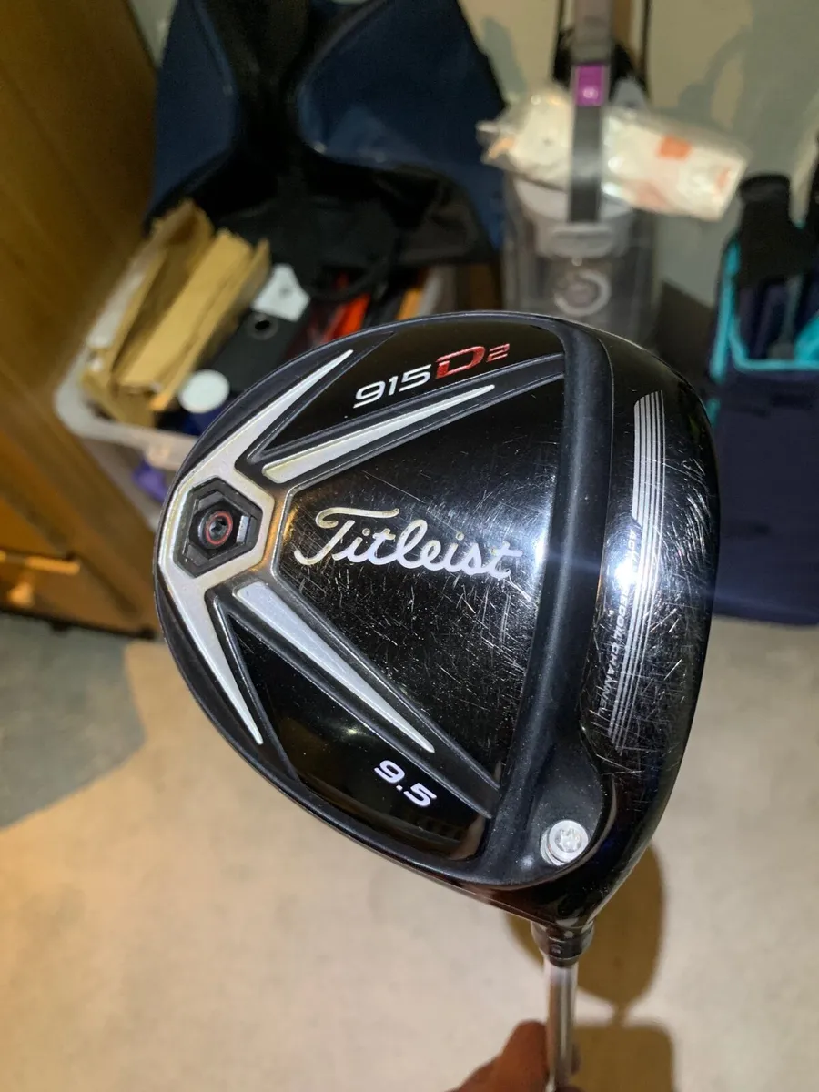 Titleist 915 D2 driver (9.5) - Image 1
