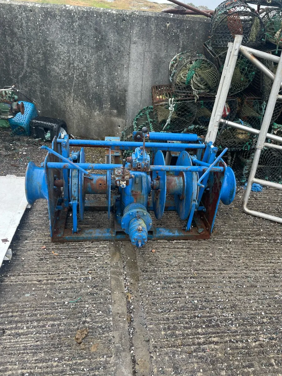 1.5 ton trawl winch and gardener engine - Image 1