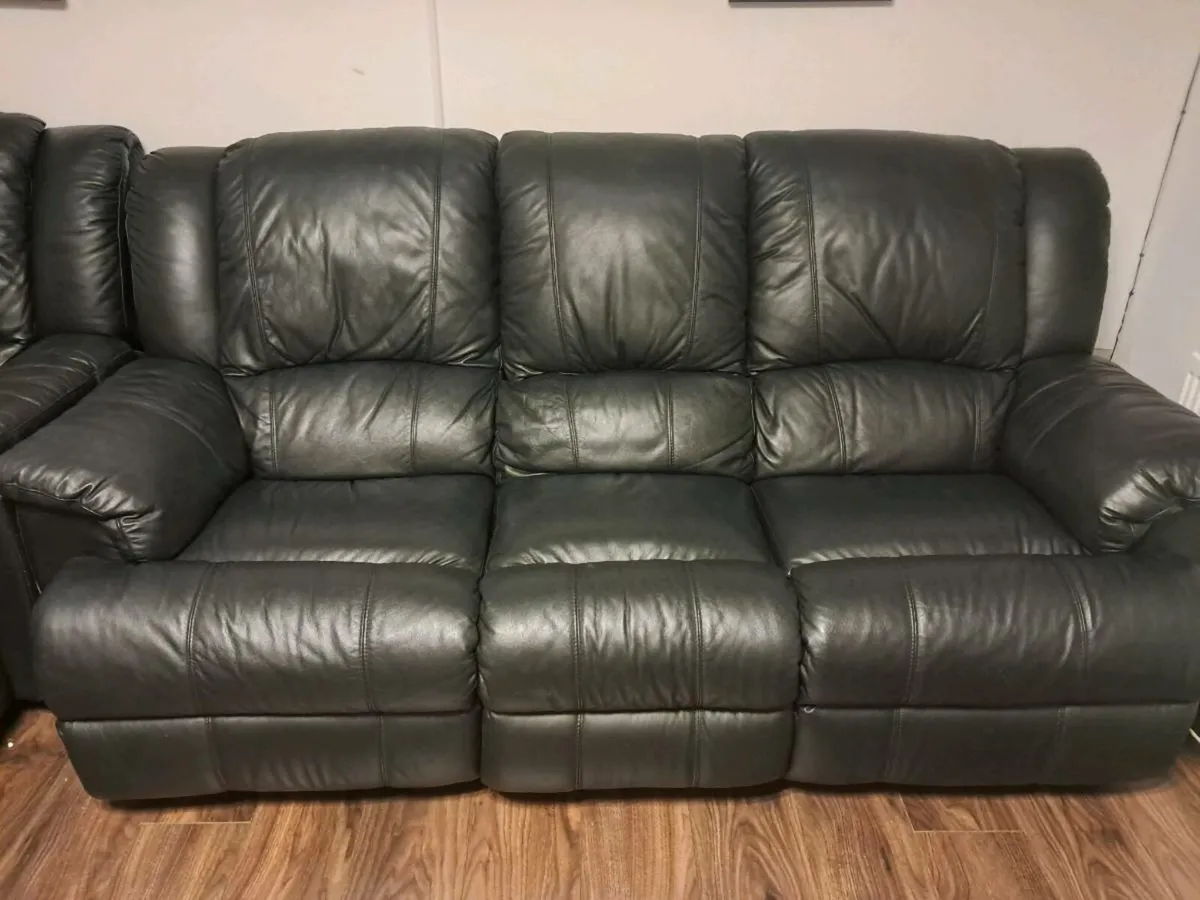 3 piece black leather recliner - Image 1