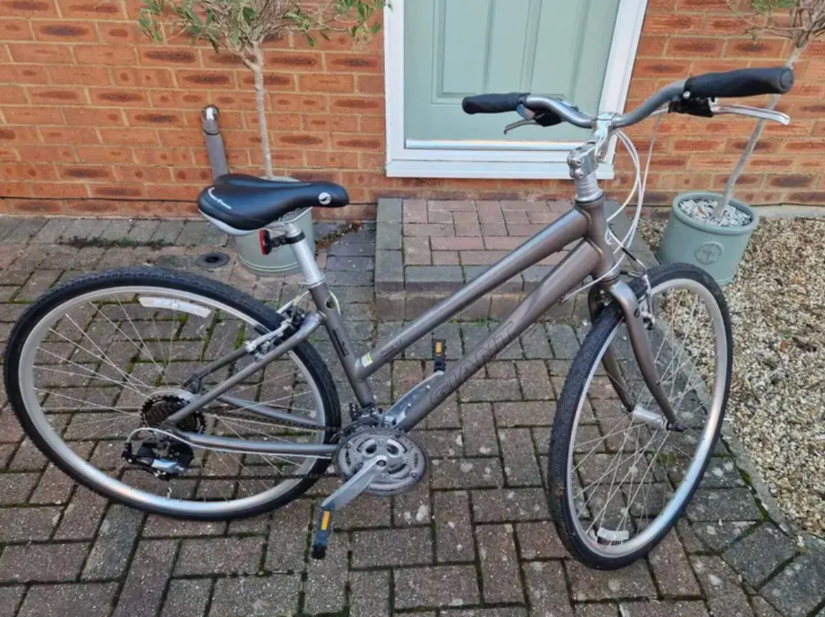 Giant bicycle for sale. - Image 2