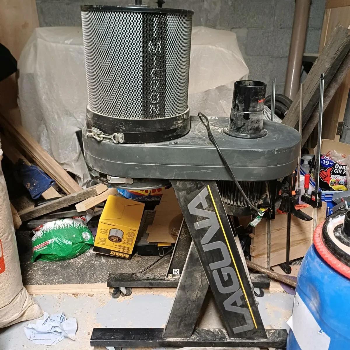Dust collector
