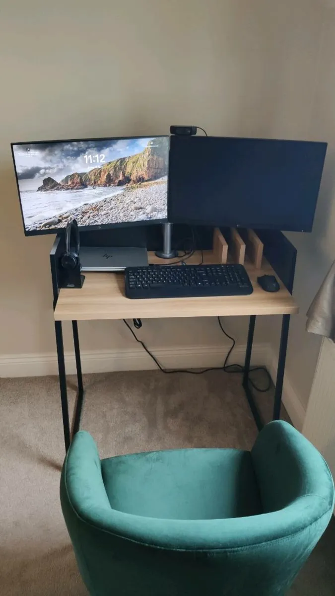 Desk - Image 3