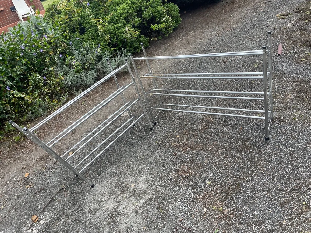 2 extendable shoes racks set €25 - Image 3