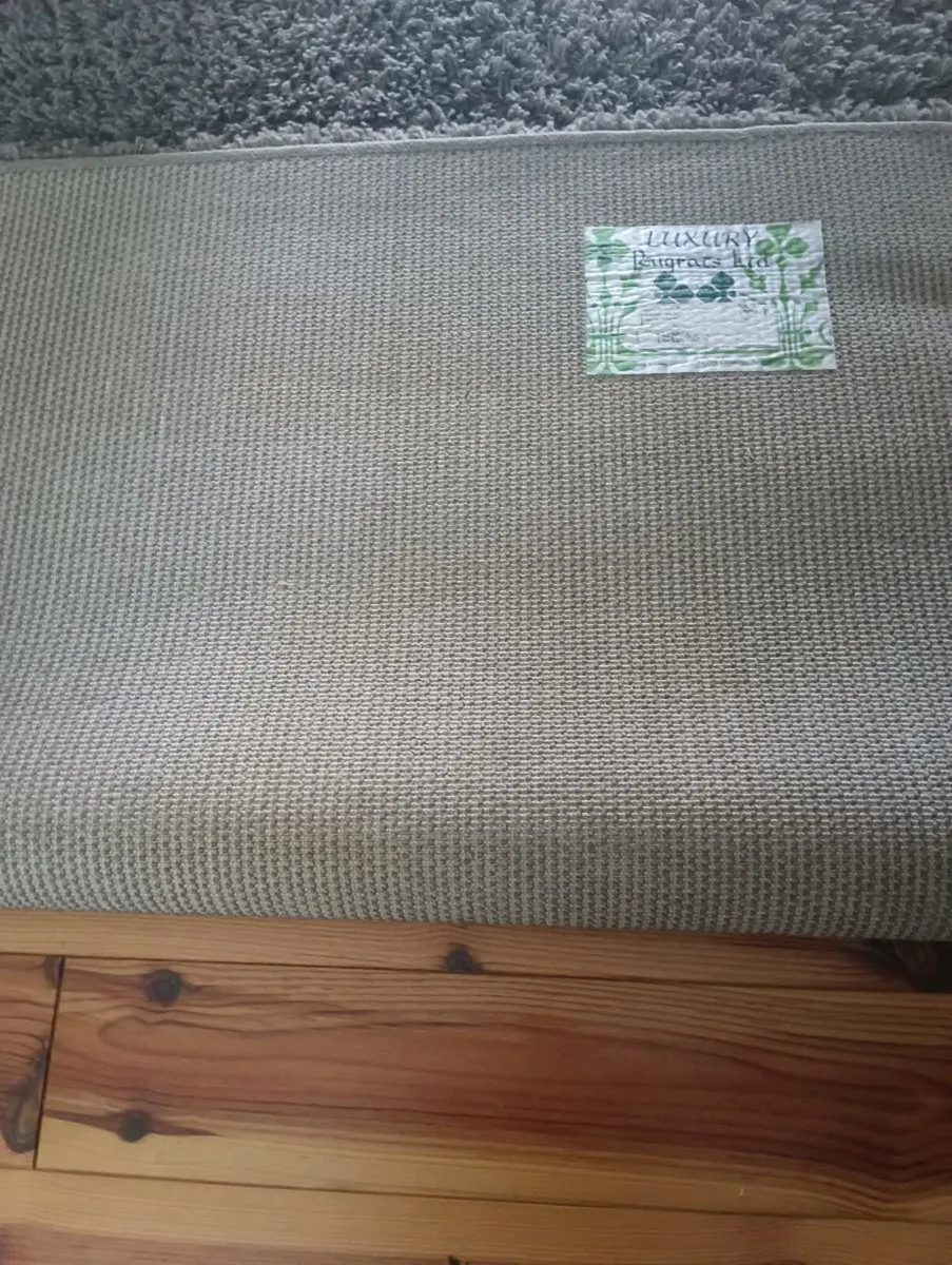 Large dark brown rug , spotless good quality - Image 4