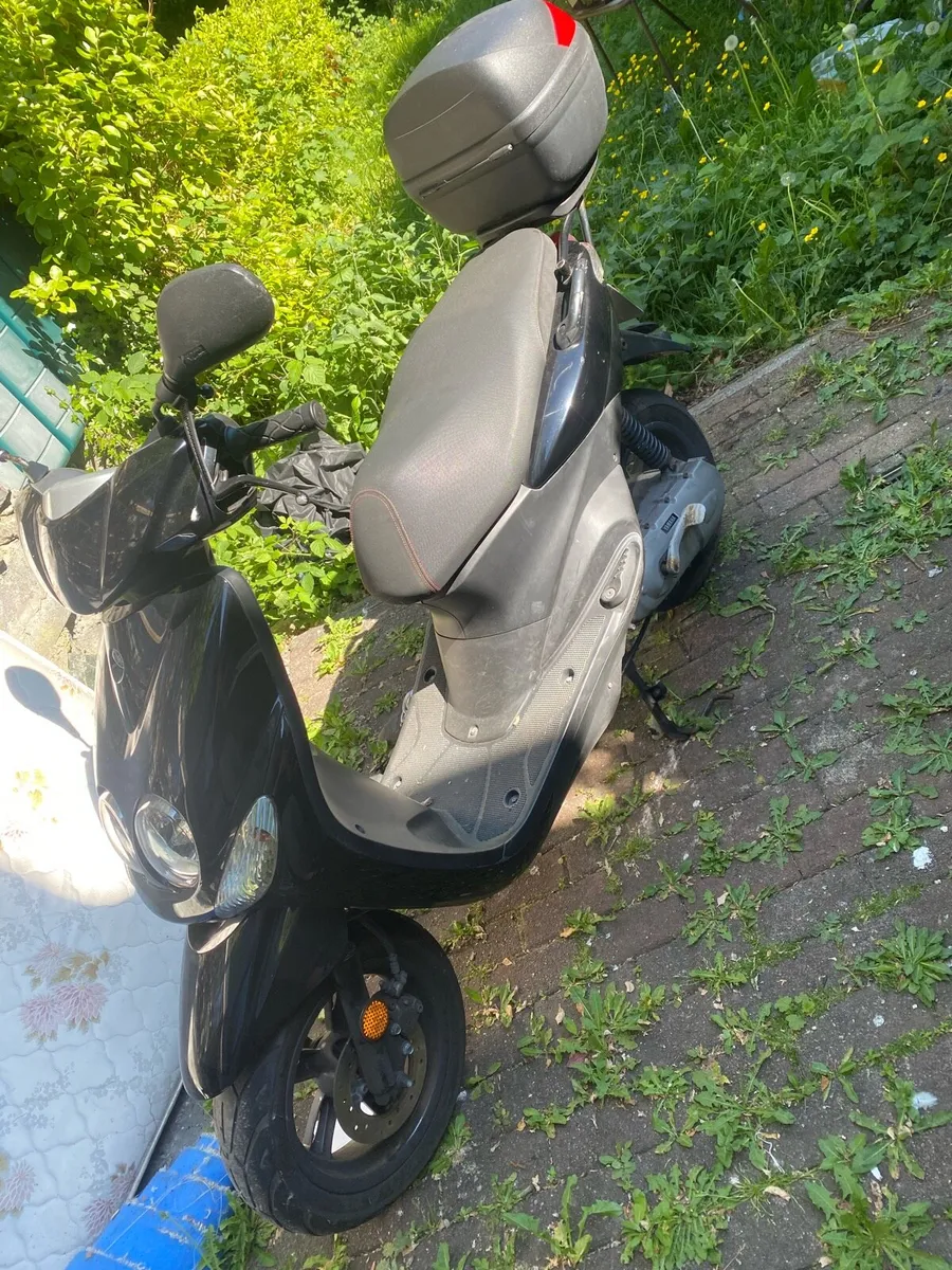 Scooter Yamaha 49cc - Image 2