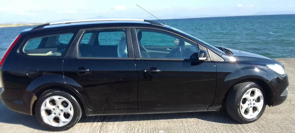 Ford Focus 2010 - Image 3