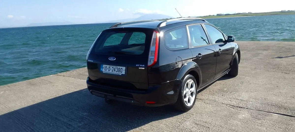 Ford Focus 2010 - Image 4