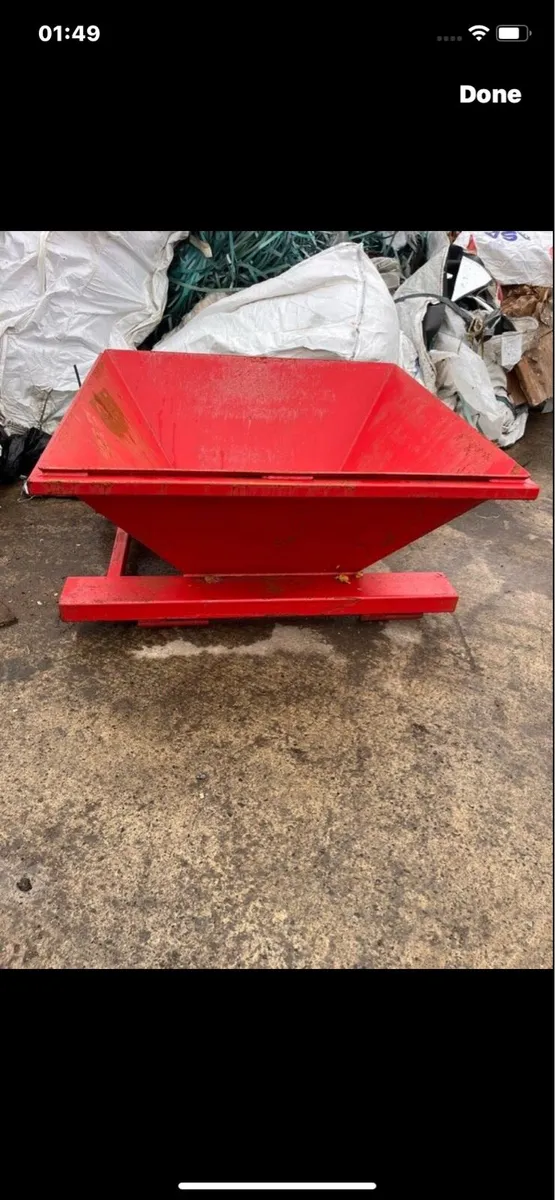 Bag hopper fits onto forklift. Outlet 20inx20ins - Image 3