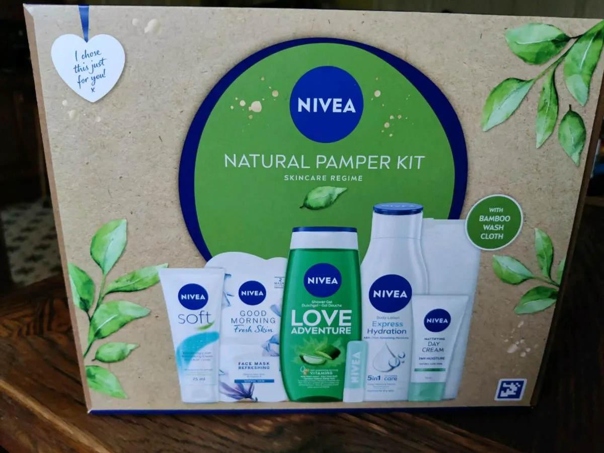 HUGE ALOE VERA NIVEA , Shampoo Facial Hamper ! - Image 3