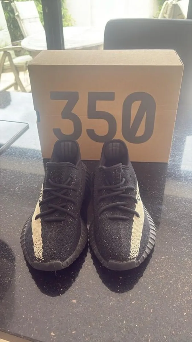 Adidas yeezy boost 350 V2 - Image 3
