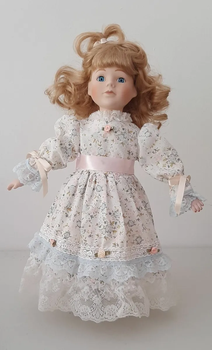 Porcelain doll - Image 2