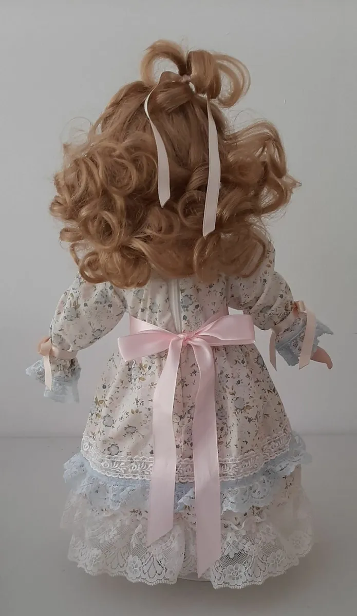 Porcelain doll - Image 3