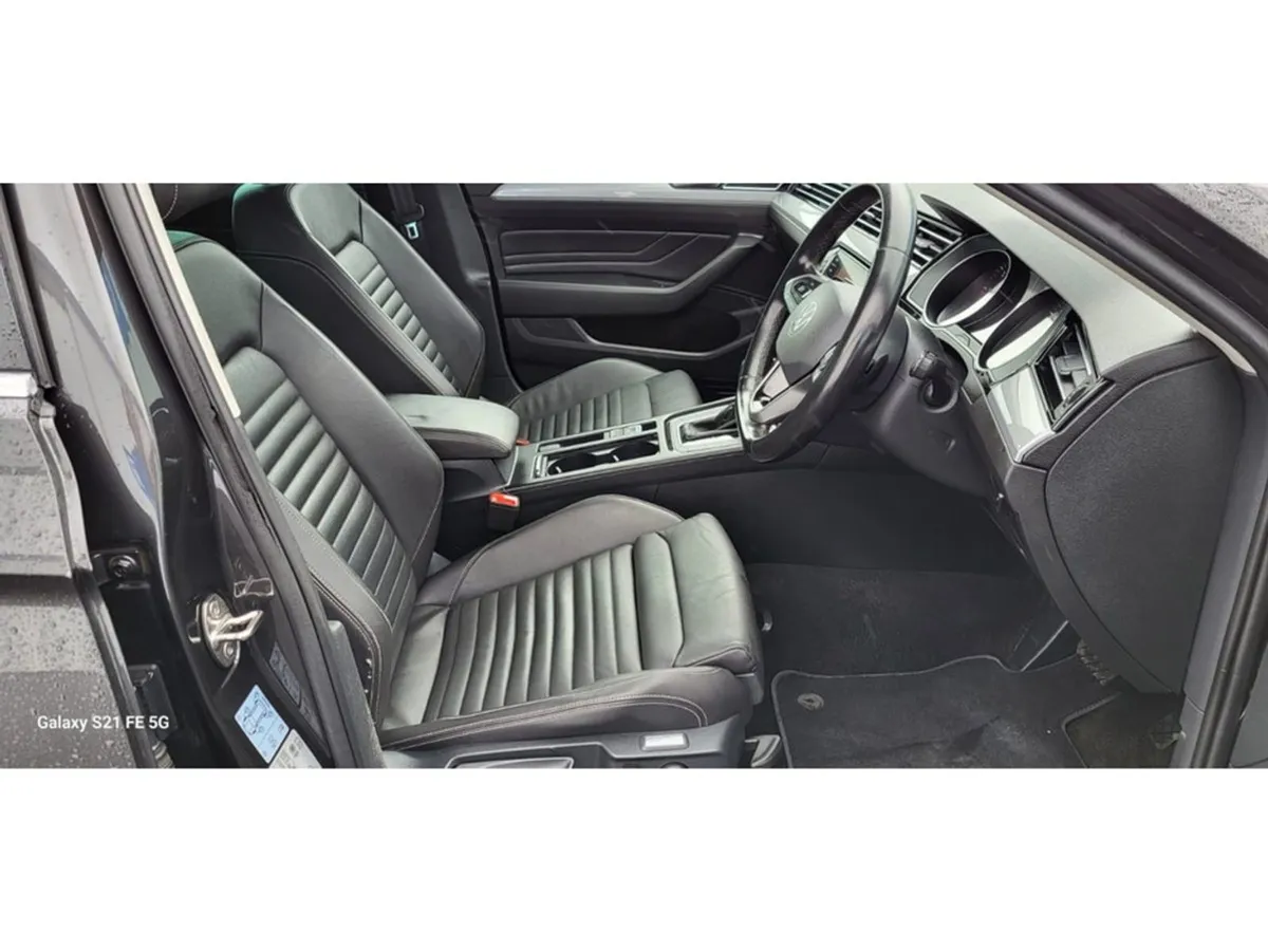 Volkswagen Passat SEL TDI S-A - Image 4